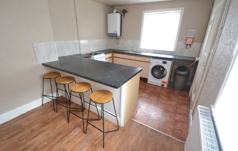 Oakfields Road, West Bridgford, Nottingham - Image 1