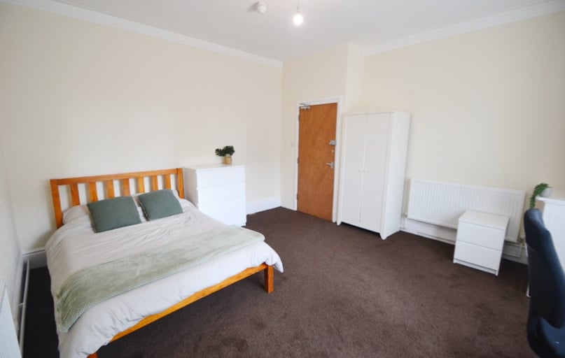 Henry Road, West Bridgford, Nottingham - Image 1