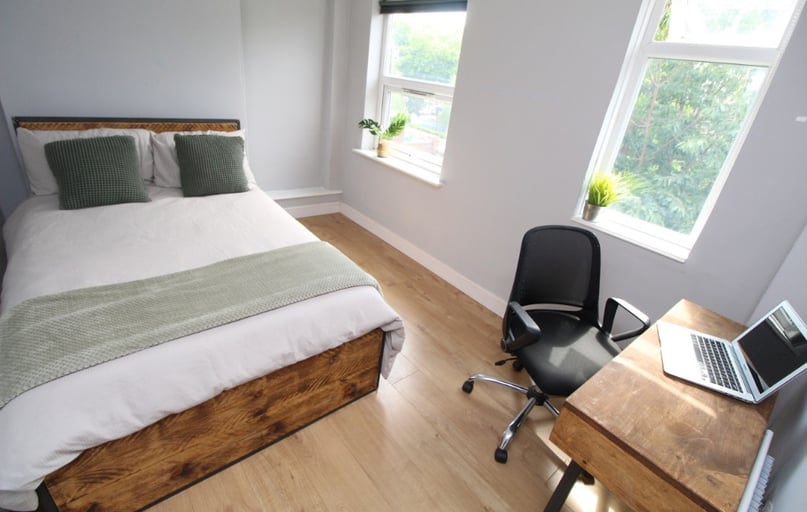 Park Road, Lenton, Nottingham - Image 1