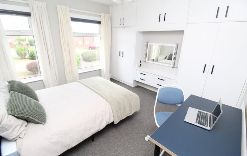 Dallas York Road, Beeston, Nottingham - Image 1