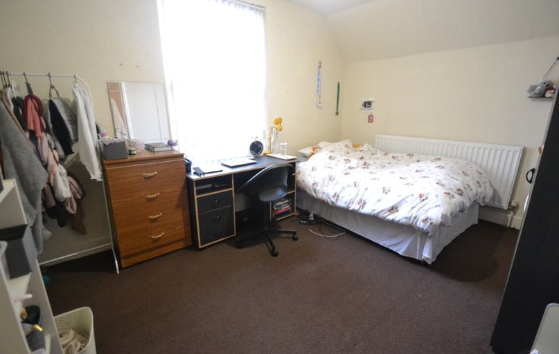 Beeston Road, Dunkirk, Nottingham - Image 1