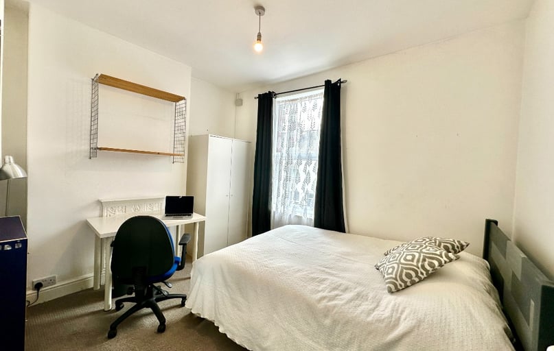 Glentworth Road, Bobbers Mill, Nottingham - Image 1