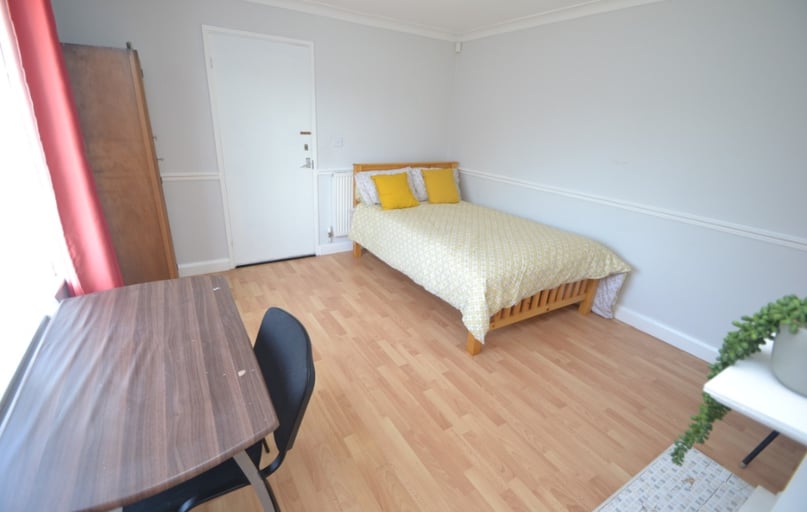 Oliver Close, Arboretum, Nottingham - Image 1