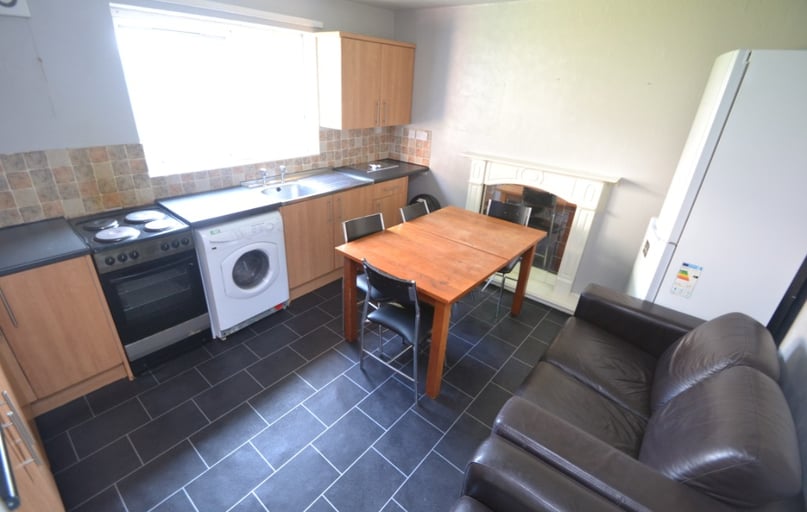 Oliver Close, Arboretum, Nottingham - Image 1