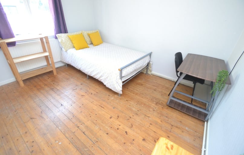 Oliver Close, Arboretum, Nottingham - Image 1