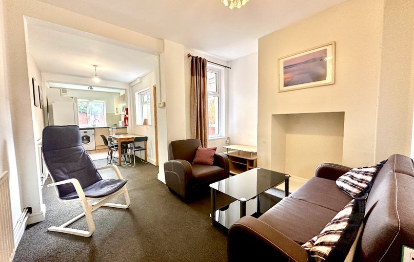 (26/27) Glentworth Road, Bobbers Mill, Nottingham - Image 1