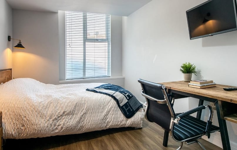 Lower Parliament Street, Hockley, Nottingham - Image 1