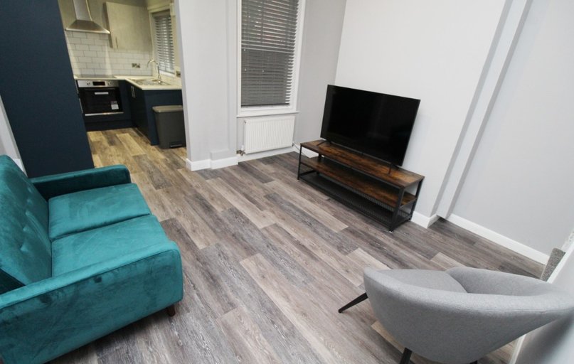 Warwick Street (Bills Inclusive), Dunkirk, Nottingham - Image 1