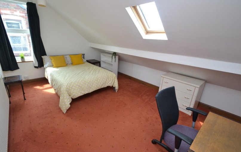 (Bills exc) North Road, West Bridgford, Nottingham - Image 1