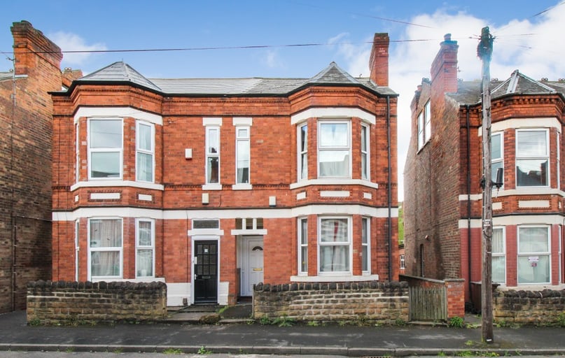 (4 Bed) Johnson Road, Lenton, Nottingham - Image 1