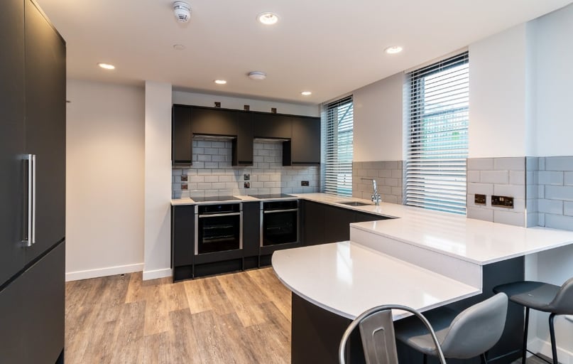 (5 Bed) Howard Street, Arboretum, Nottingham - Image 1