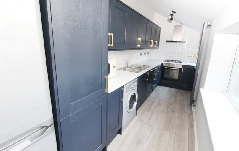 (4 BED) City Road, Dunkirk, Nottingham - Image 1