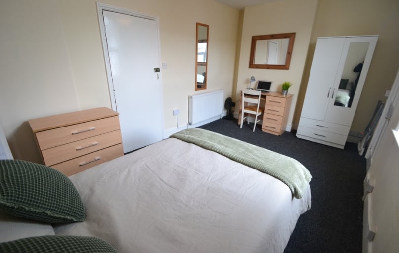 Osmaston Street (4 Bed), Lenton, Nottingham - Image 1