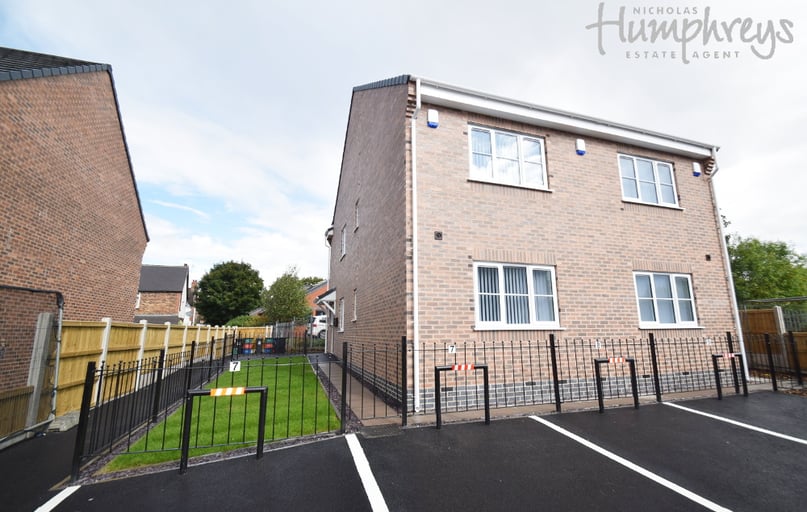 Lyme Valley Mews, Basford, Newcastle under Lyme - Image 1