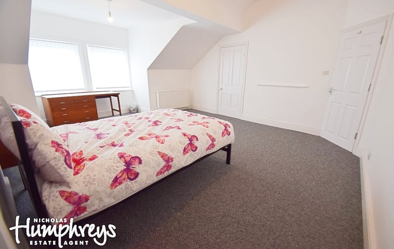 The Parkway, Hanley, Stoke - Image 1