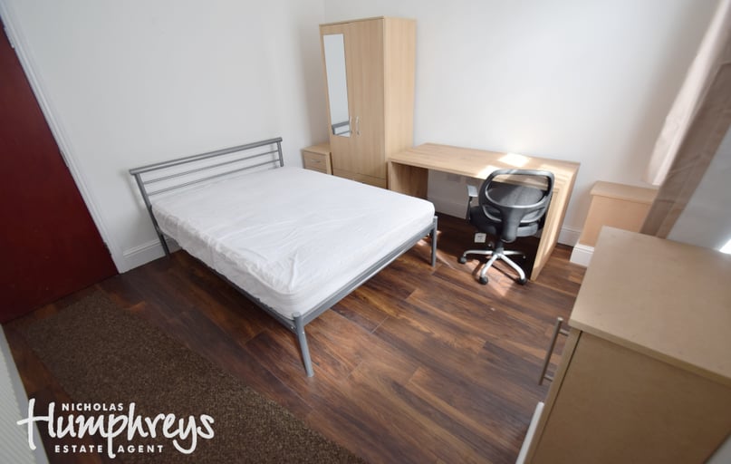 Windsmoor Street, Penkhull, Stoke - Image 1