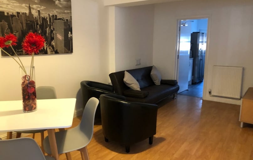 Queen Anne Street, Shelton, Stoke - Image 1