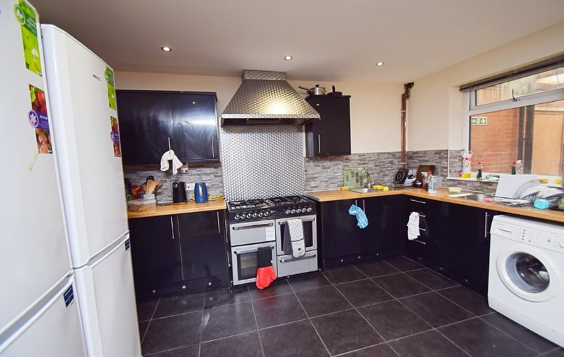 Cauldon Road, Shelton, Stoke - Image 1