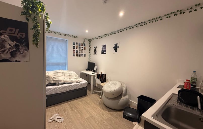 London Road, Trent Vale, Newcastle under Lyme - Image 1