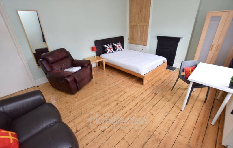 Colwyn Road, Abington, Northampton - Image 1