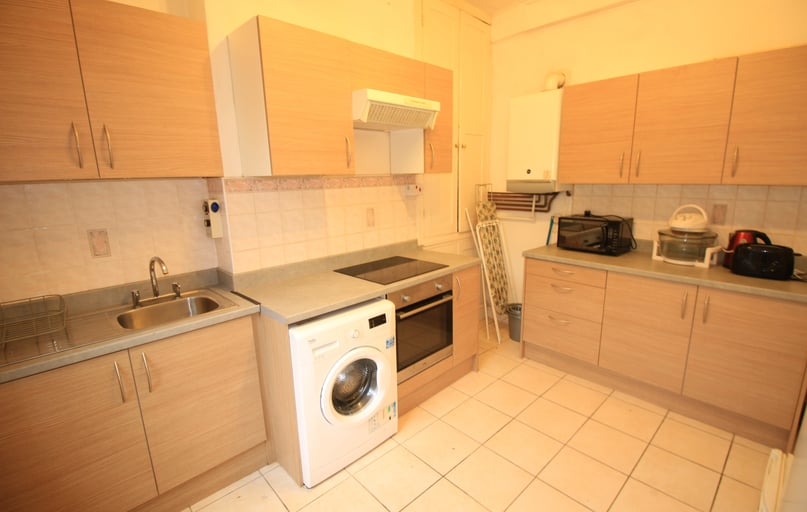 Forest Road East, Arboretum, Nottingham - Image 1