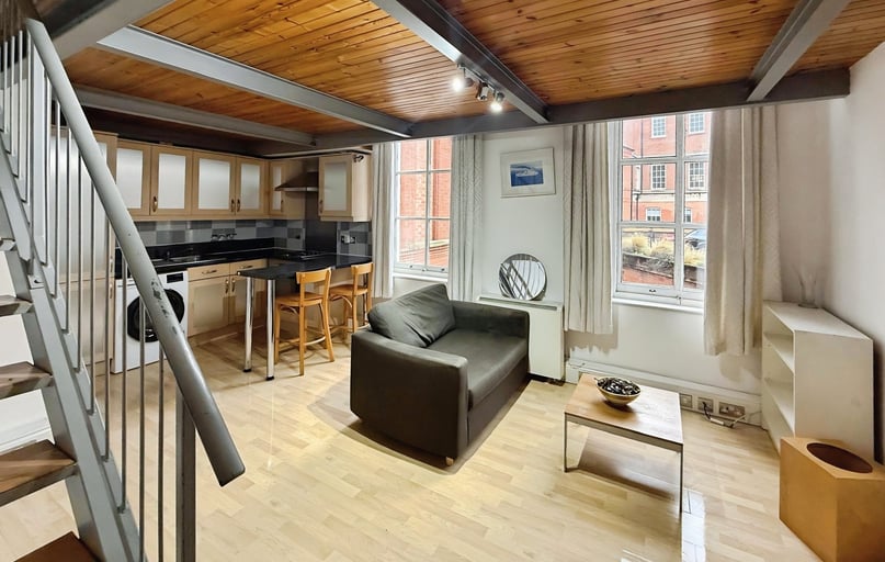 Park Row, City Centre, Nottingham - Image 1