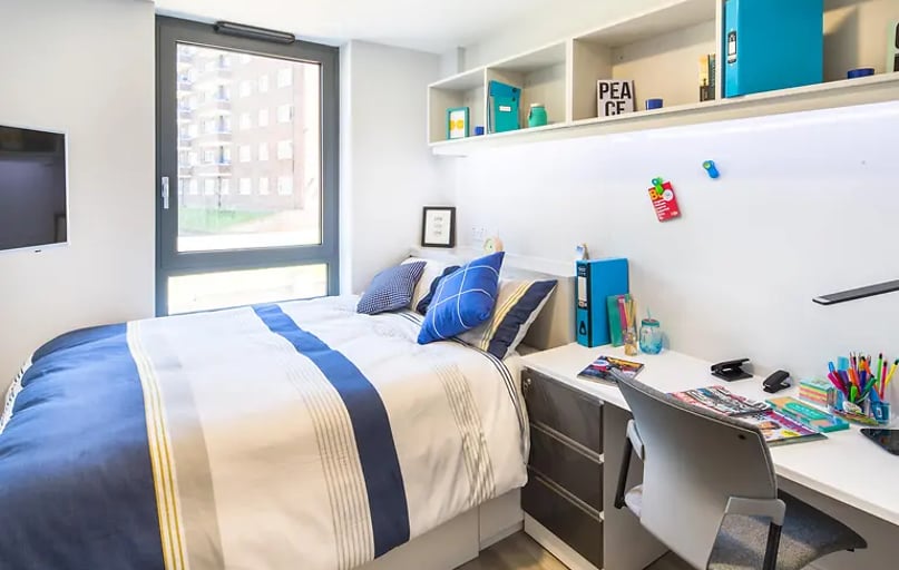 6 Bed Cluster En-Suite, ViBe Student Living, 66-70 Cambridge Road, Surbiton, Kingston - Image 1