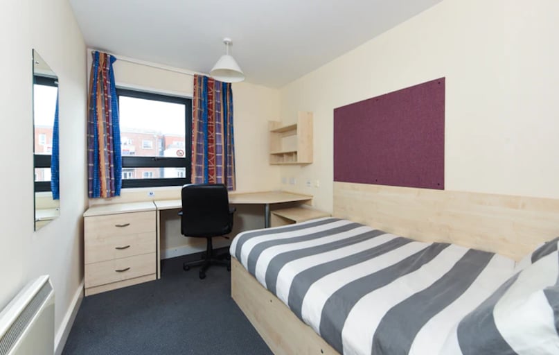En-suite Standard, Corfe House, Pitwines Close, Central, Bournemouth - Image 1