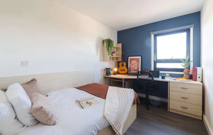 En-suite Premium, Corfe House, Pitwines Close, Central, Bournemouth - Image 1