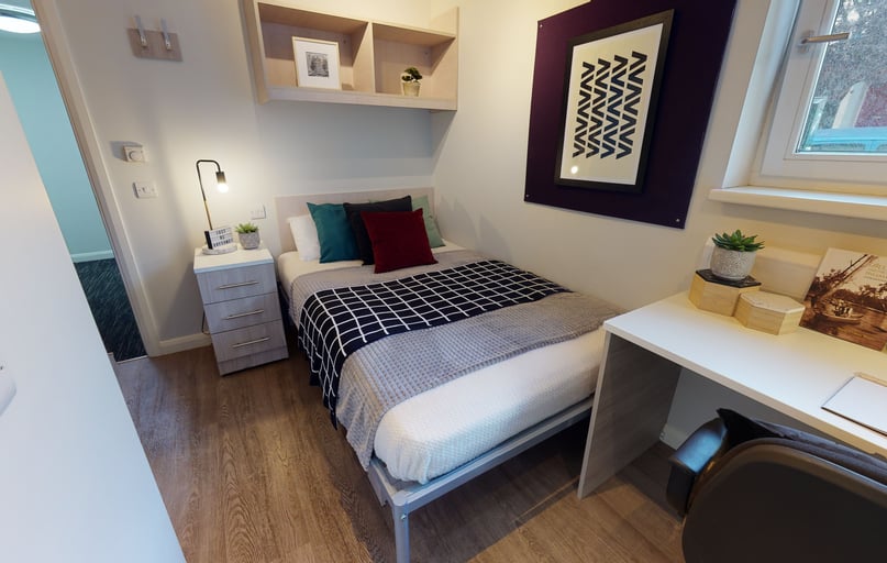 Silver En Suite, iQ Sawmills, 2-4 Newmarket Road, City Centre, Brighton - Image 1