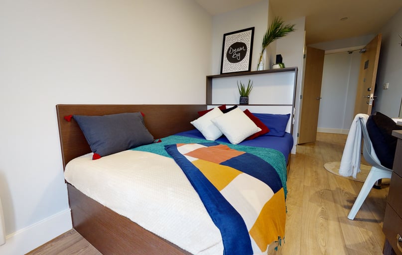 Silver En Suite Premium, iQ Penworks House, 5 Moland Street, City Centre, Birmingham - Image 1