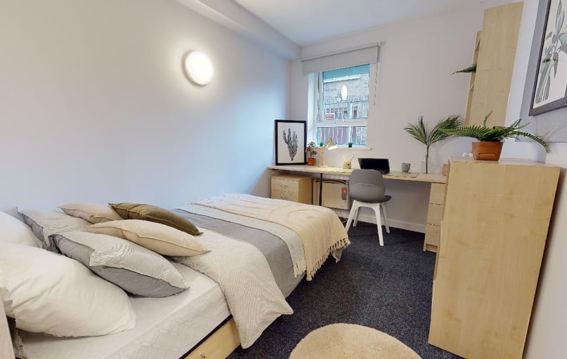 Bronze En Suite, iQ Arkwright House, Tumbling Hill Street, City Centre, Bradford - Image 1