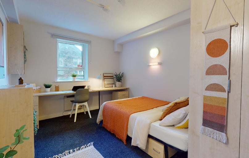 Bronze En Suite Plus, iQ Arkwright House, Tumbling Hill Street, City Centre, Bradford - Image 1