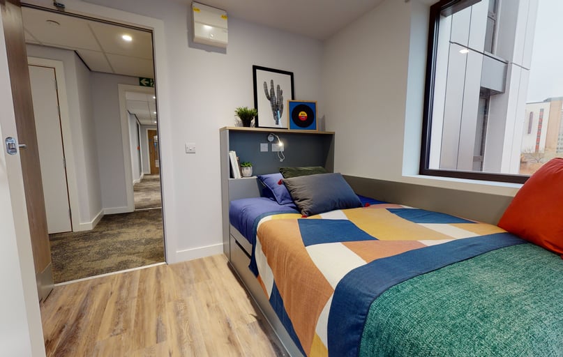 Gold Studio Plus, iQ Weaver Place, Bishop Street, City Centre, Coventry - Image 1