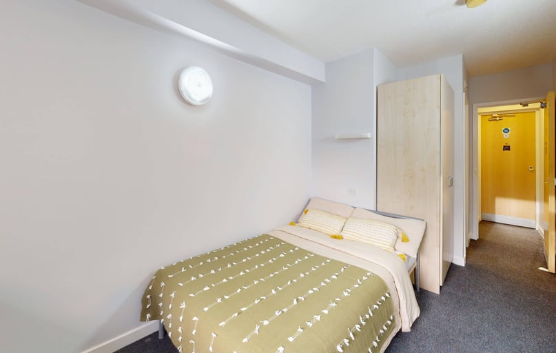 Copper En Suite Plus, iQ Little Aspley House, Firth Street, City Centre, Huddersfield - Image 1