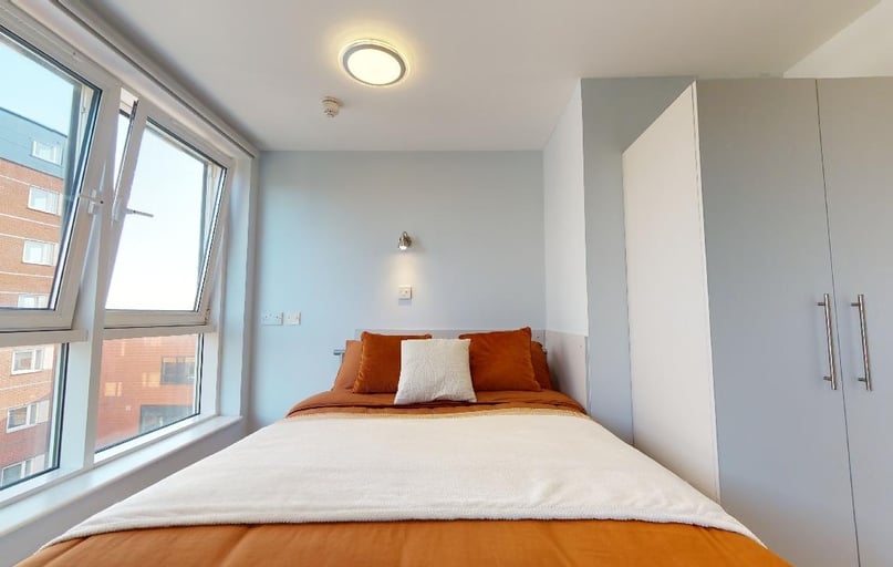 Silver Studio Deluxe, iQ Pavilions, Pavilions Student Village, Ruston Way, Lincoln - Image 1