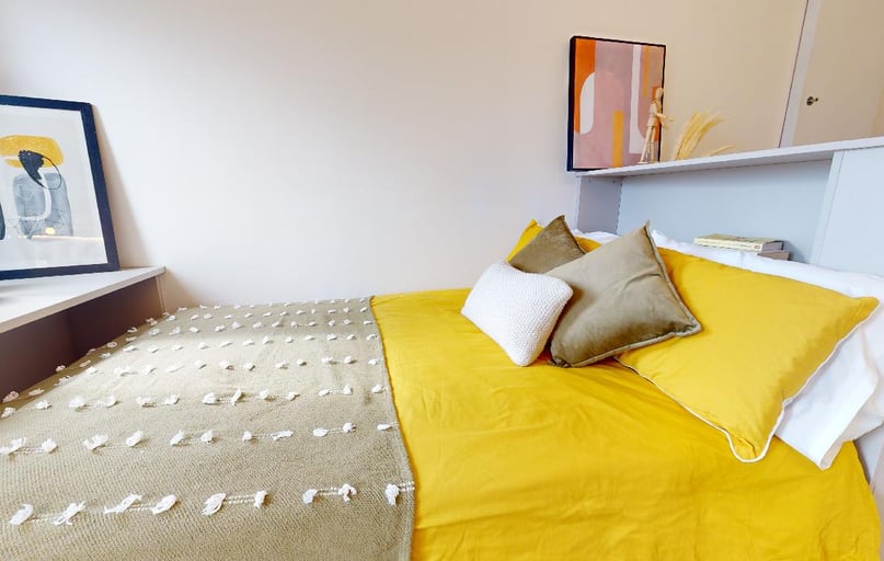 Gold Studio Premium, iQ East Court, 450 Mile End Road, Mile End, London - Image 1
