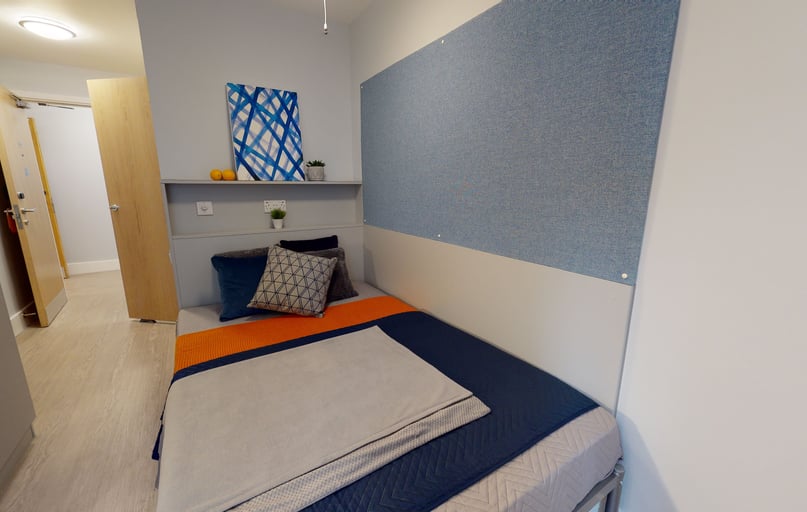 Saver En Suite, iQ Magenta House, Whitechapel Road, Spitalfields, London - Image 1