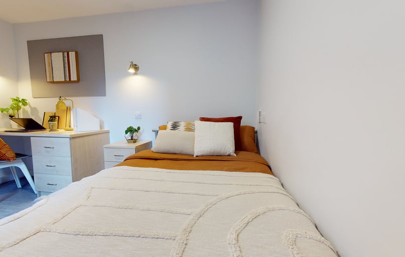 Silver En Suite, iQ Brocco, Upper Allen Street/Edward Street, City Centre, Sheffield - Image 1