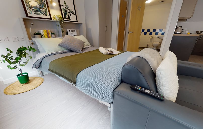 Gold Studio Plus, iQ Fenton House, 51 Wellington Street, City Centre, Sheffield - Image 1