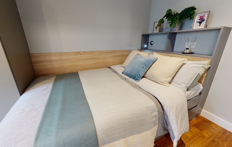 3-Bed Bronze Room, iQ Knight House, 75 St George's Close, City Centre, Sheffield - Image 1