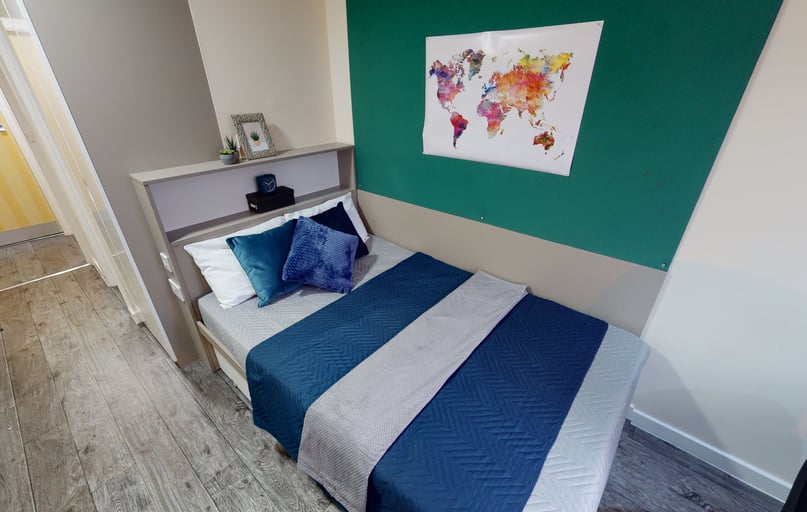 Bronze En Suite Plus-2627, iQ Ty Willis House, 6-8 High Street, City Centre, Bangor - Image 1