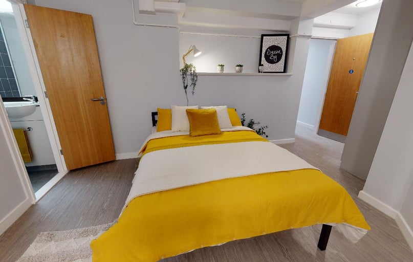 Bronze Studio, iQ Broderick House, 140 Bath Row, City Centre, Birmingham - Image 1