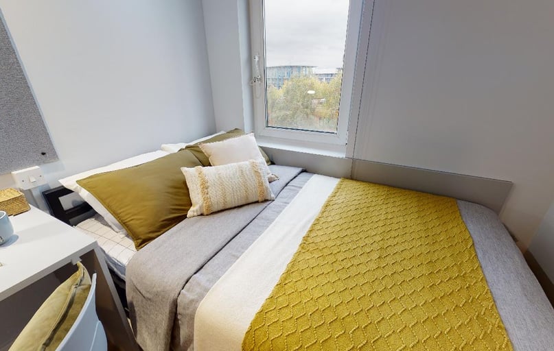 Copper En Suite, iQ Broderick House, 140 Bath Row, City Centre, Birmingham - Image 1