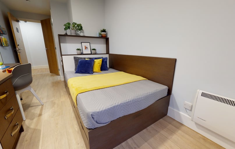 Bronze En Suite, iQ Penworks House, 5 Moland Street, City Centre, Birmingham - Image 1