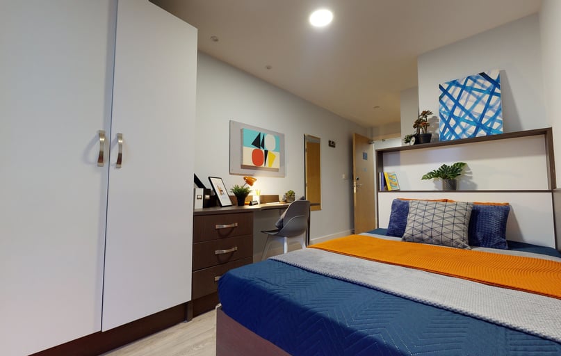 Bronze En Suite Plus, iQ Penworks House, 5 Moland Street, City Centre, Birmingham - Image 1