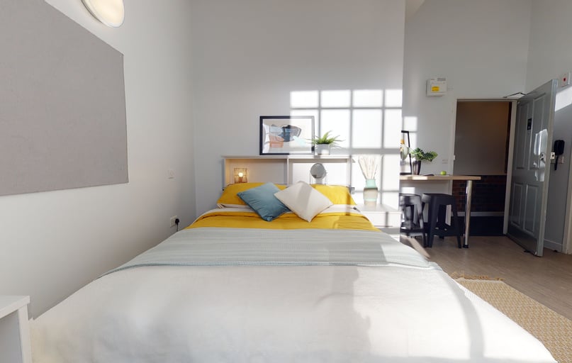 Gold Studio Plus, iQ Studios 51, 30 Bagot Street, City Centre, Birmingham - Image 1