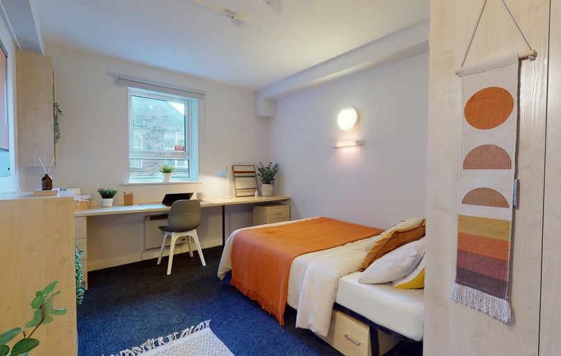 Bronze En Suite-2627, iQ Arkwright House, Tumbling Hill Street, City Centre, Bradford - Image 1