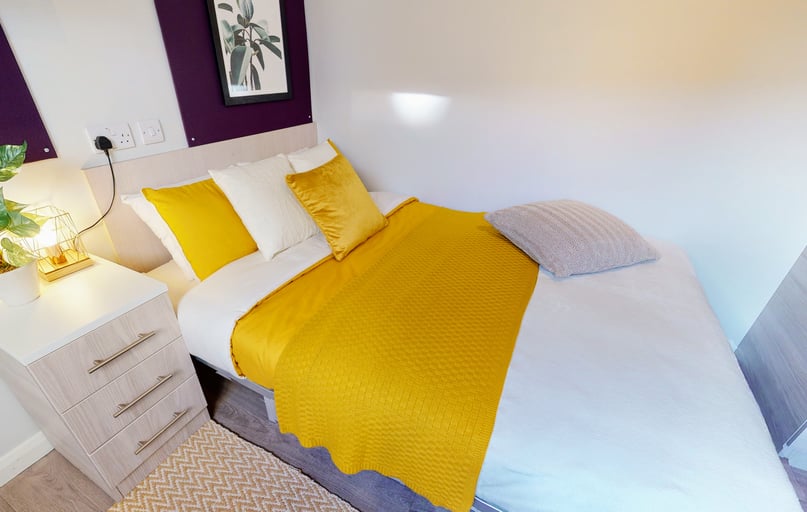 En Suite, iQ Sawmills, 2-4 Newmarket Road, City Centre, Brighton - Image 1