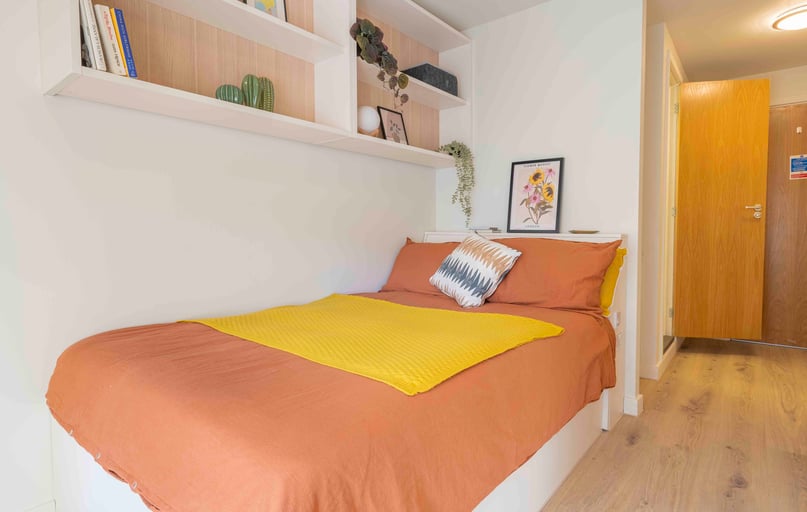 Bronze En Suite, iQ Bristol, Marlborough Street, City Centre, Bristol - Image 1